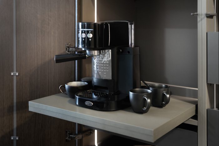 Keukenlade met slimme indeling voor koffie